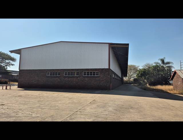 3,204M² WAREHOUSE FOR SALE IN VINTONIA
